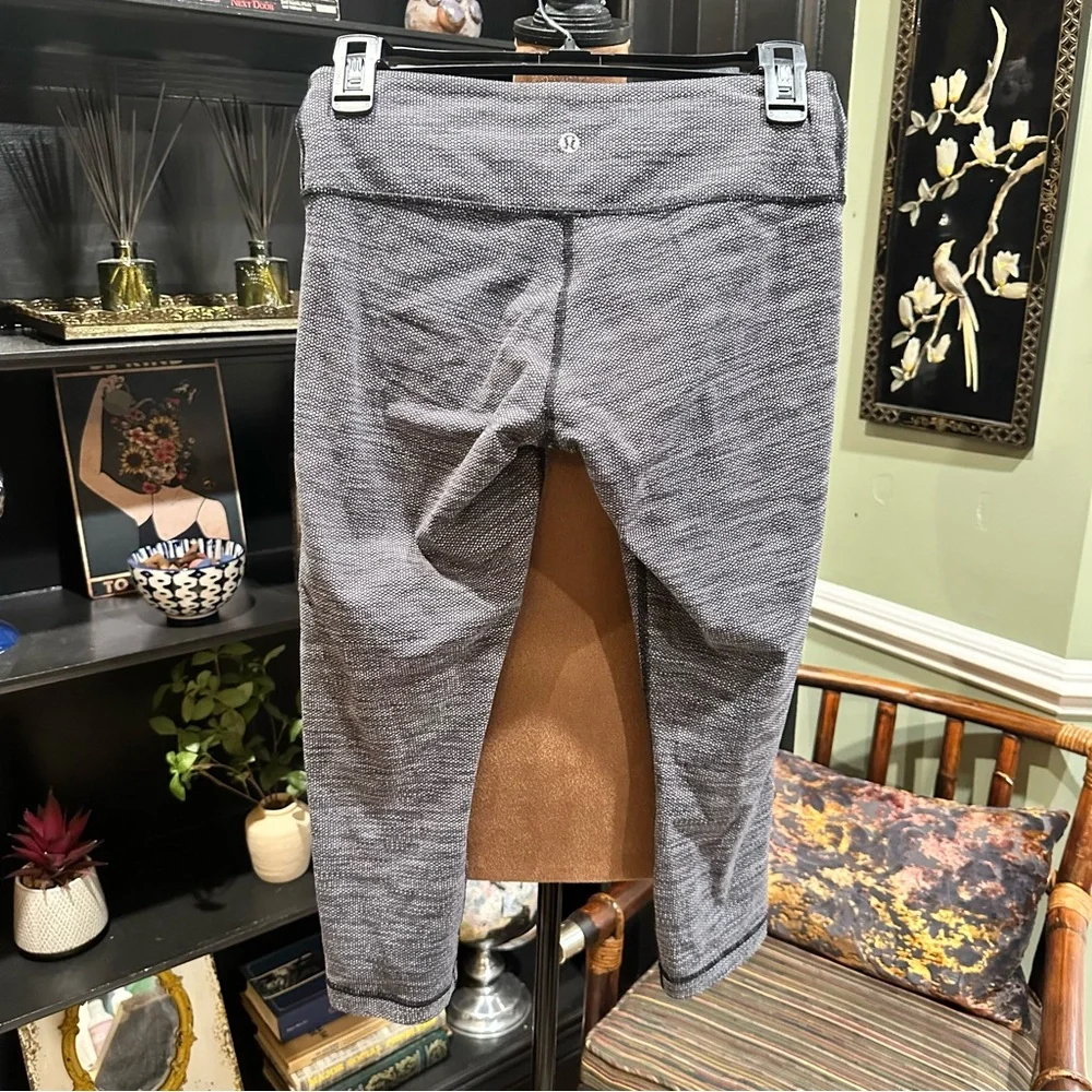 Lululemon Wunder Under High-Rise Leggings – Black & Gray Textured, Size 6